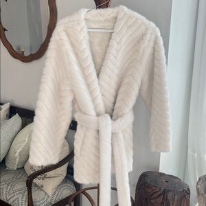 Elegant Cream Faux Fur Women's Coat